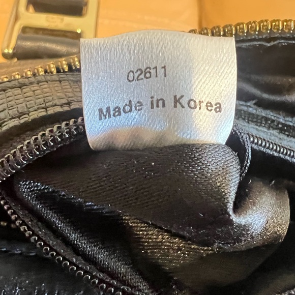 MCM Papillon Black Hand/Shoulder Bag - Picture 11 of 15